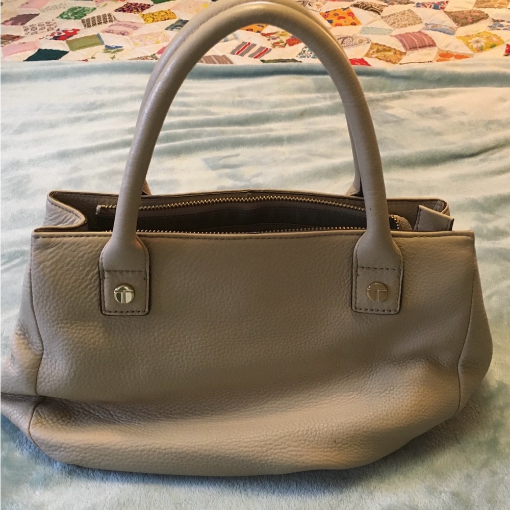 Talbots beige leather purse w. 2 inner pockets